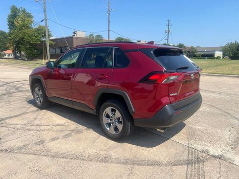 Used 2025 Toyota RAV4 XLE FWD image 8