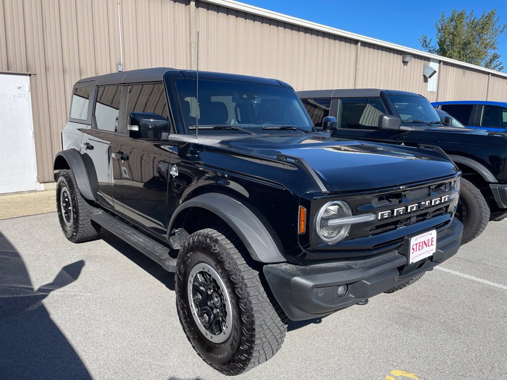 Used 2024 Ford Bronco Outer Banks w/ Sasquatch Package AWD/4WD image 3