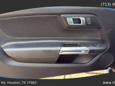 Used 2018 Ford Mustang Coupe image 19