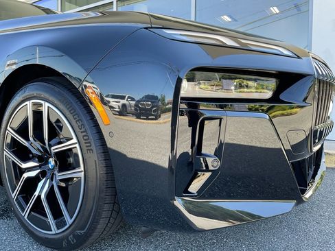 Certified 2024 BMW 740i xDrive AWD/4WD image 24