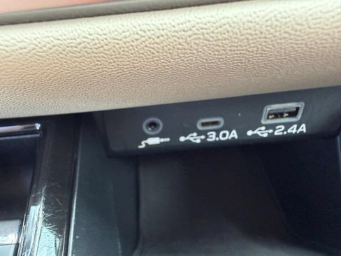 Used 2023 Subaru Outback Premium AWD/4WD image 32
