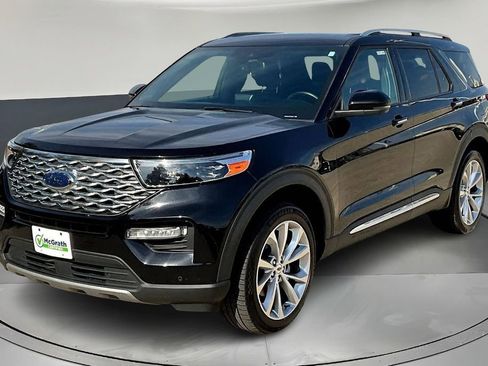 Used 2022 Ford Explorer Platinum w/ Equipment Group 601A image 3