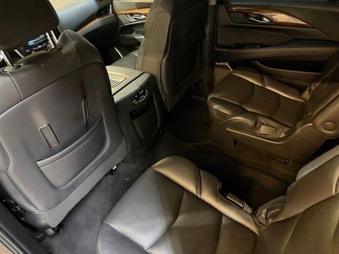 Used 2020 Cadillac Escalade ESV Premium Luxury AWD/4WD image 38