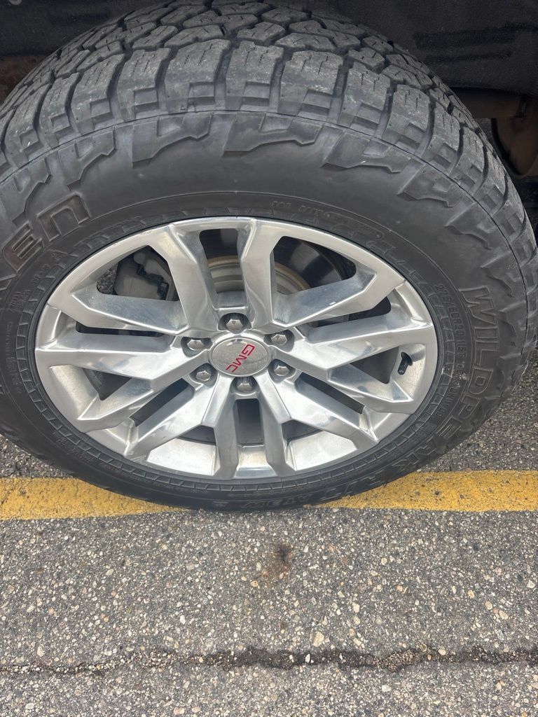 Used 2019 GMC Sierra 1500 SLT w/ SLT Premium Package AWD/4WD image 11