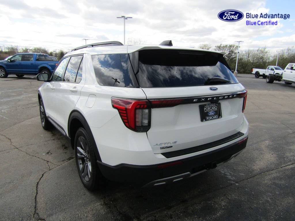 Used 2025 Ford Explorer Active AWD/4WD image 4