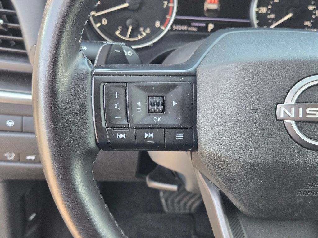 Used 2025 Nissan Rogue SV FWD image 23