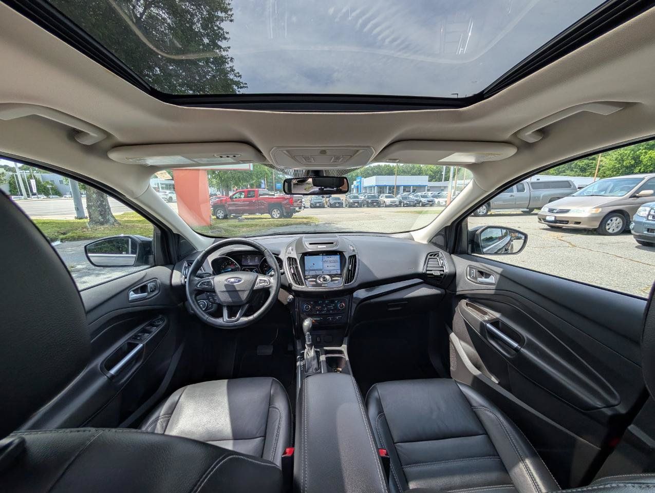 Used 2017 Ford Escape Titanium AWD/4WD image 37