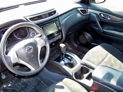 Used 2014 Nissan Rogue SV w/ SV Premium Package image 31