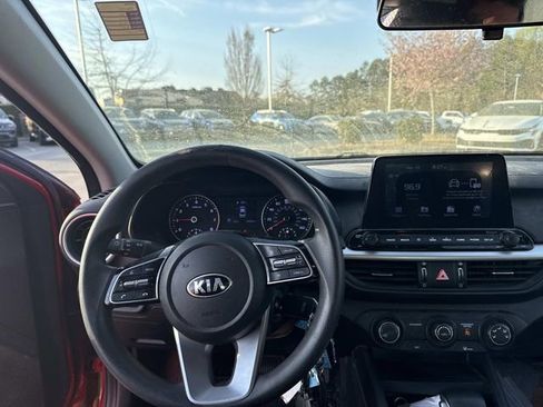 Certified 2020 Kia Forte LXS image 3