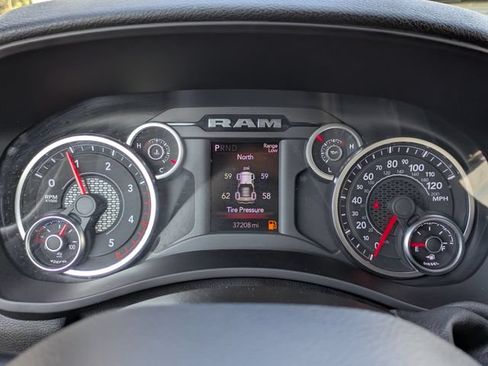 Used 2025 RAM 2500 Big Horn AWD/4WD image 30