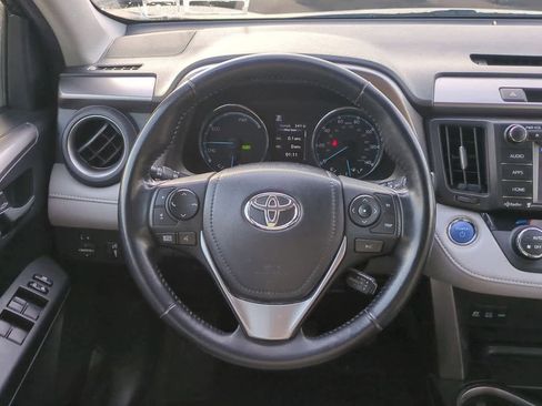 Used 2018 Toyota RAV4 XLE image 23