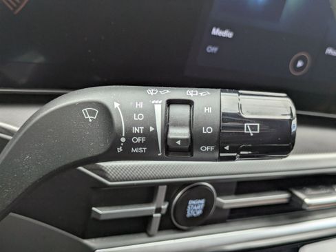 Used 2025 Hyundai Santa Fe SE FWD image 20