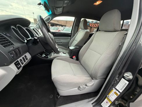 Used 2014 Toyota Tacoma 4x4 Double Cab w/ SR5 Package image 11