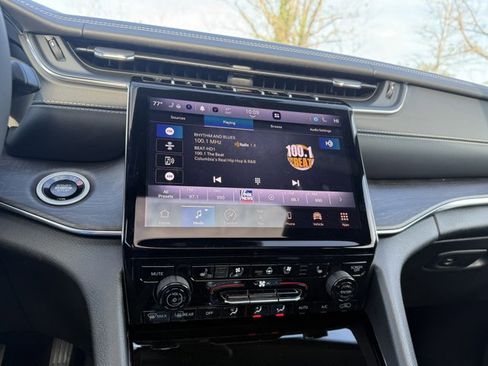 New 2025 Jeep Grand Cherokee Overland AWD/4WD image 8