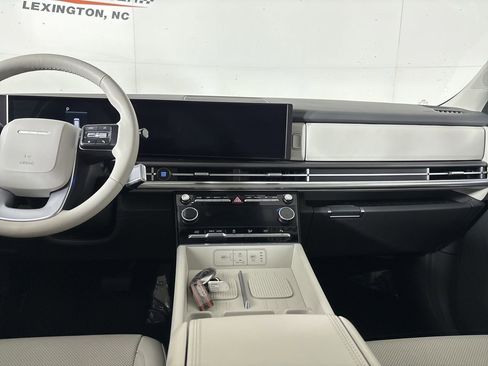 Used 2025 Hyundai Santa Fe SEL image 21