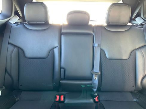 Used 2025 Jeep Compass Trailhawk image 37