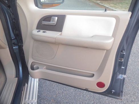 Used 2004 Ford Expedition Eddie Bauer image 23