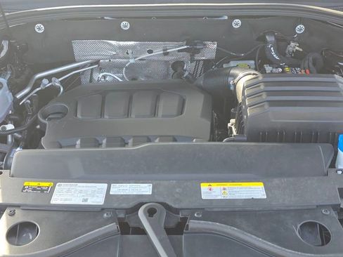 Used 2025 Volkswagen Atlas SEL Premium R-Line image 10