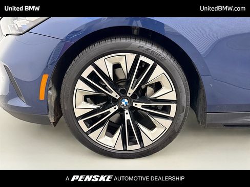 Used 2026 BMW 530i RWD image 2