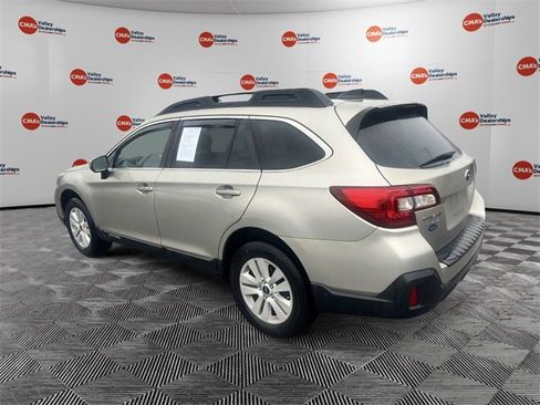 Used 2019 Subaru Outback 2.5i Premium image 5