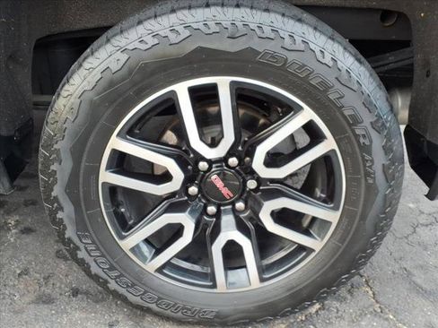 Used 2022 GMC Sierra 1500 AT4 w/ AT4 Preferred Package image 8