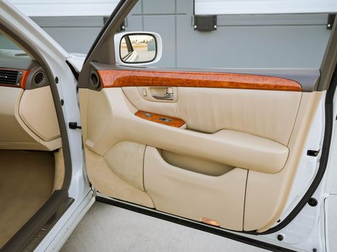 Used 2005 Lexus LS 430 image 20