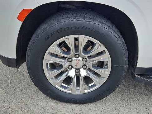 Used 2021 GMC Yukon XL Denali AWD/4WD image 13