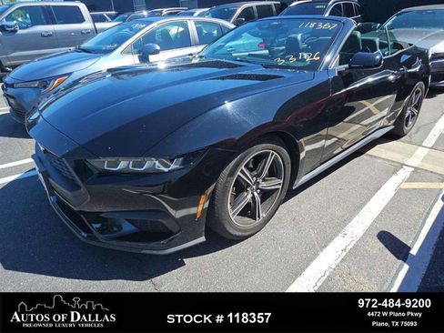 Used 2025 Ford Mustang Convertible RWD image 1