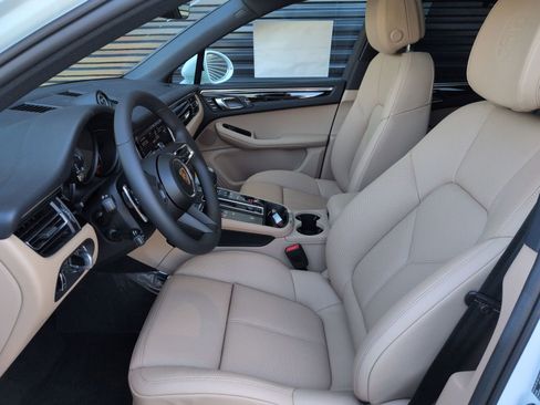 New 2026 Porsche Macan image 5