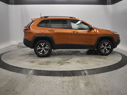 Certified 2016 Jeep Cherokee Trailhawk w/ Comfort/Convenience Group image 11