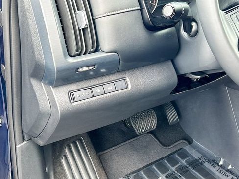 Certified 2025 Nissan Pathfinder SL AWD/4WD image 7