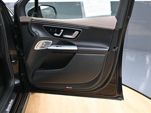Used 2023 Mercedes-Benz EQE 350+ SUV w/ Pinnacle Trim Package image 39