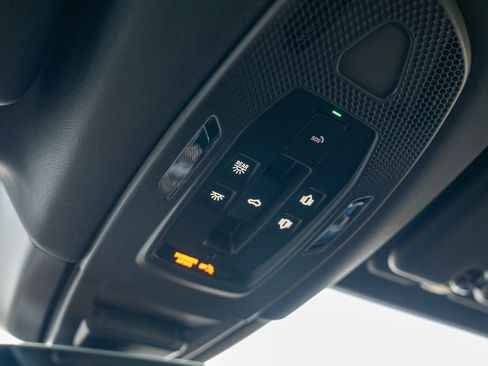 Certified 2025 Porsche Cayenne image 22