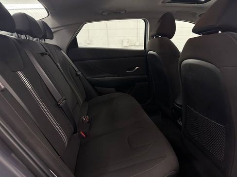 Used 2025 Hyundai Elantra SEL image 32