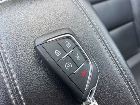 Used 2025 Cadillac XT4 Premium Luxury FWD image 36