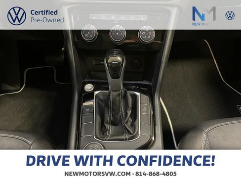 Used 2023 Volkswagen Taos SE w/ Panoramic Sunroof Package AWD/4WD image 11