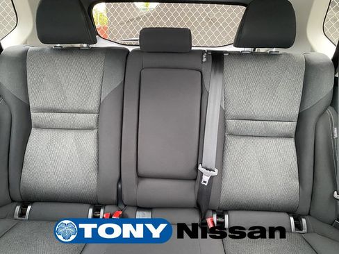 Used 2024 Nissan Rogue SV FWD image 18