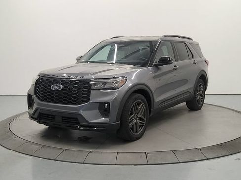 Used 2025 Ford Explorer ST-Line w/ ST-Line Street Pack AWD/4WD image 4