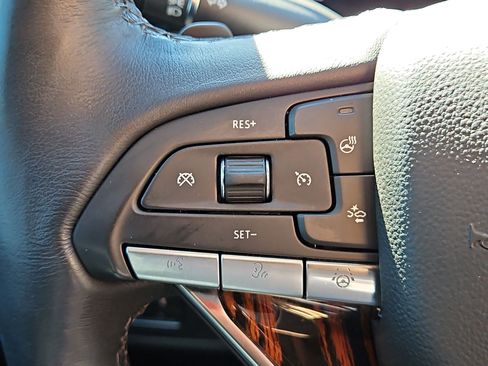 Certified 2024 Cadillac Escalade Premium Luxury w/ Performance Package AWD/4WD image 17