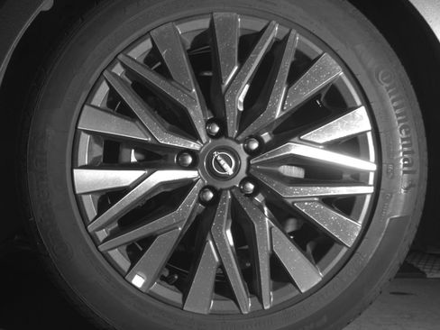 Used 2025 Nissan Altima 2.5 SV image 12