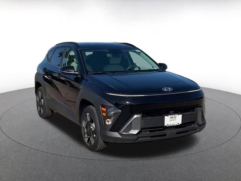 Used 2025 Hyundai Kona SEL AWD/4WD image 3