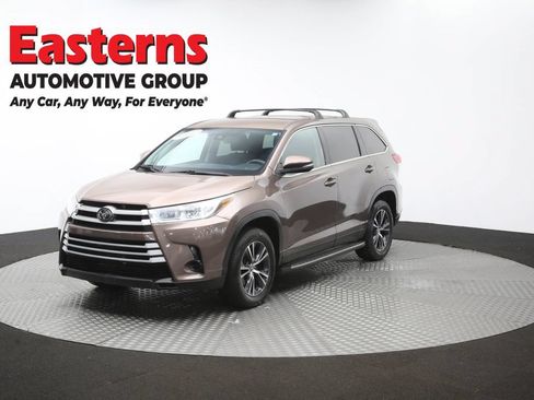 Used 2019 Toyota Highlander LE FWD image 54