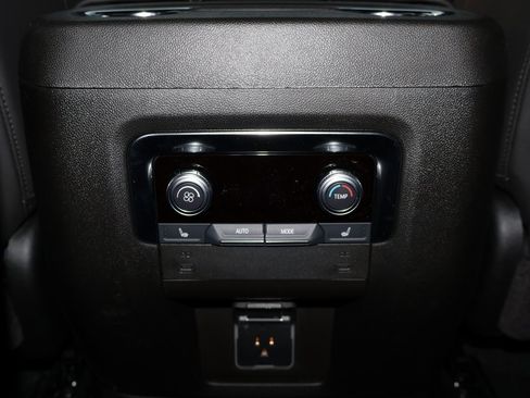 New 2025 GMC Yukon XL Elevation w/ LPO, Elevation Black Package image 30