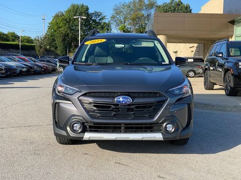 Used 2025 Subaru Outback Limited AWD/4WD image 2