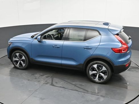 New 2025 Volvo XC40 B5 Core w/ Climate Package image 37