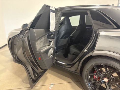 Used 2022 Audi RS Q8 AWD/4WD image 35