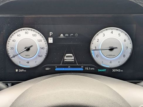 Used 2025 Hyundai Elantra SEL FWD image 29