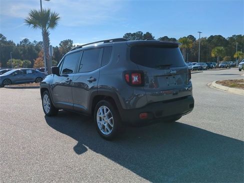 Used 2020 Jeep Renegade Latitude w/ Popular Equipment Group image 6
