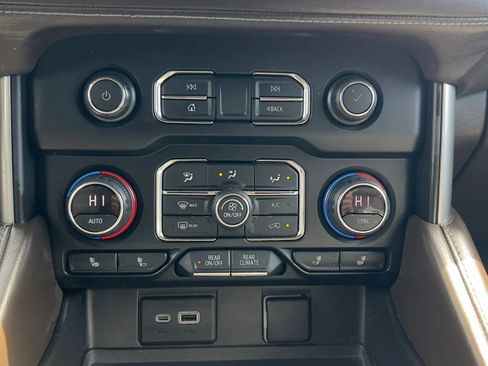 Used 2021 Chevrolet Tahoe LT w/ LT Signature Package image 42