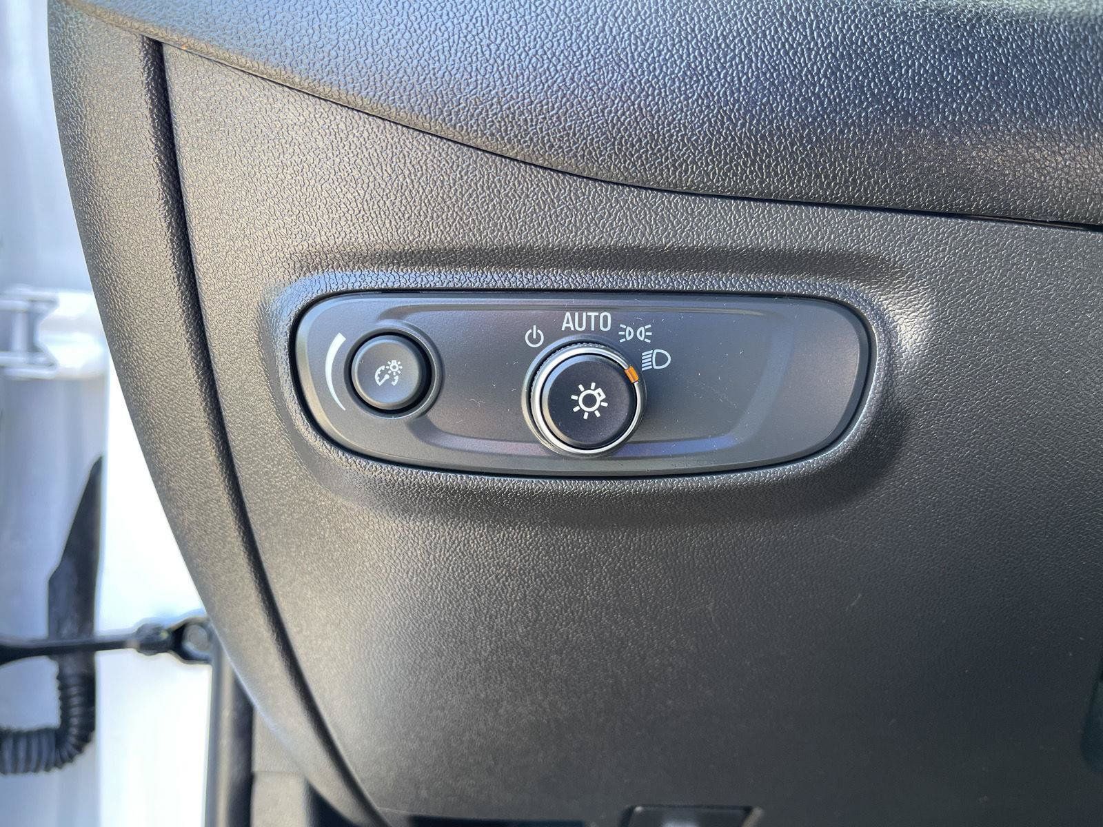 Used 2024 Chevrolet Equinox LT w/ LPO, Floor Liner Package FWD image 17